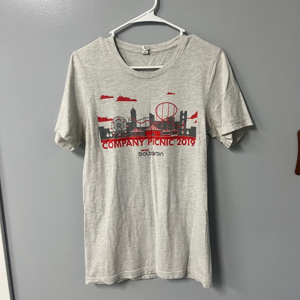 Bella Canvas Simona Boltaron Company Picnic 2019 Graphic T-Shirt Gray Mens Small